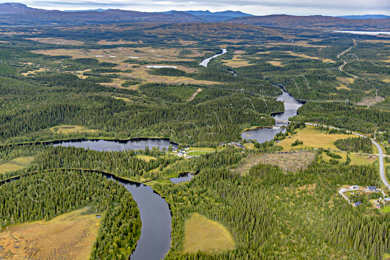 Enaforsholm och Enan Flygfoto anläggningar, drönarbild, drönarbilder, drönarfoto, Enaforsholm, Enan, flygbild, flygbilder, Flygfoto, flygfoton, höst, Jämtland, Landskap