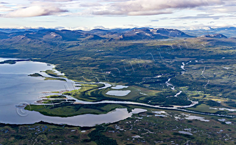 Enans utlopp i Ånnsjön Bunnerfjällen, delta, deltaland, drönarbild, drönarbilder, drönarfoto, Enan, flygbild, flygbilder, Flygfoto, flygfoton, Handöl, Handölan, Jämtland, sommar, utlopp, Ånnsjön