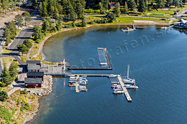 Fiskeläge Norrfällsviken anläggningar, drönarbilder, drönarfoto, fiskeläge, flygbild, flygbilder, Flygfoto, flygfoton, hamn, Landskap, Norrfällsviken, småbåtshamn, sommar, Ångermanland