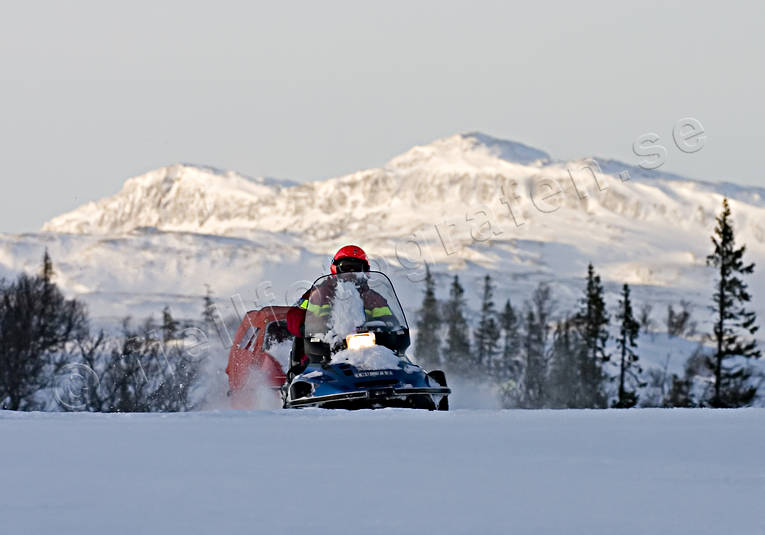 fjll, fjllet, fjllrddare, fjllrddning, kommunkation, kommunkiationer, landfart, motor, skoter, snskoter, vinter, ventyr