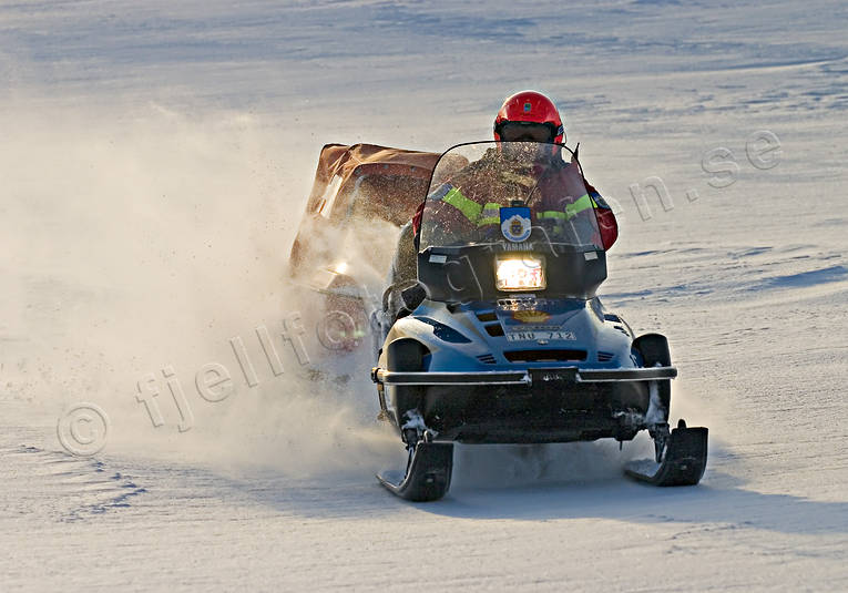 fjll, fjllet, fjllrddare, fjllrddning, kommunkation, kommunkiationer, landfart, motor, skoter, snskoter, vinter, ventyr