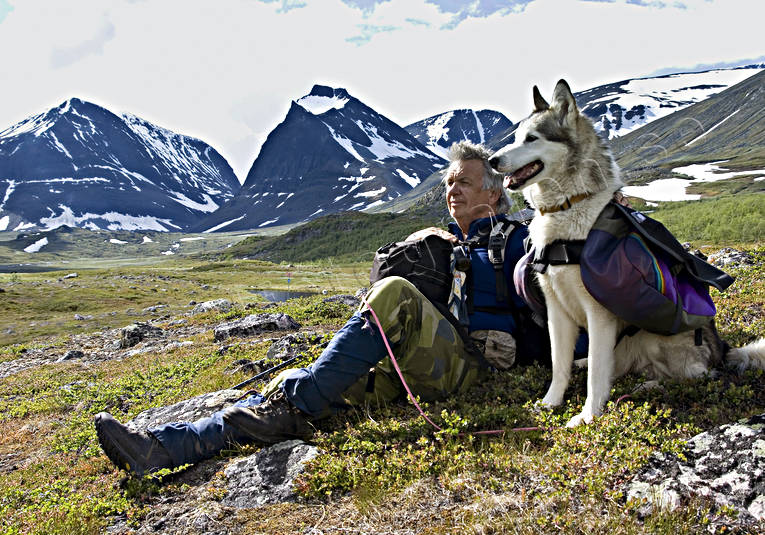 Andra nyckelord, fjll, fjllen, fjlltopp, fjllvandrare, fjllvandring, husky, Kebnekaise, klvja, klvjehund, klvjehundar, klvjning, Landskap, lappland, natur, rast, sommar, sommarfjll, tuolpagorni, vila