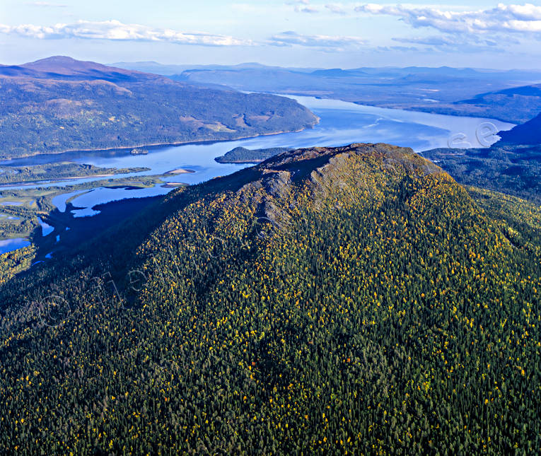 Fjället Nammatj och sjön Saggat drönarbilder, drönarfoto, fjällskog, flygbild, flygbilder, Flygfoto, flygfoton, höst, Kvikkjokk, Landskap, lappland, Nammasj, Nammatj, Saggat, Svenska Fjällen