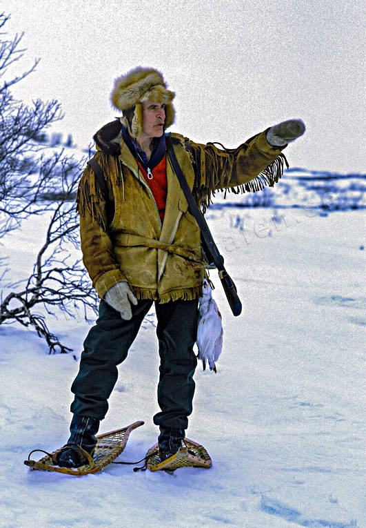 Fjälljägare med snarad ripa bergstrand, fjäll, fjälljägare, fångst, jakt, jägare, ripjägare, trappern, trappern Bergstrand, vinter