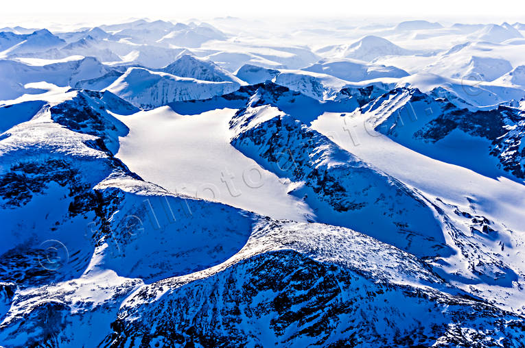 Fjällmassivet Ähpar i Sarek drönarbilder, drönarfoto, fjällbilder, FJÄLLEN, flygbild, flygbilder, Flygfoto, flygfoton, glaciär, glaciärer, Landskap, lappland, Ruopsoktjåhkkå, sarek, vinter, Ähpar, Ähpartjåhkkå, Äpar