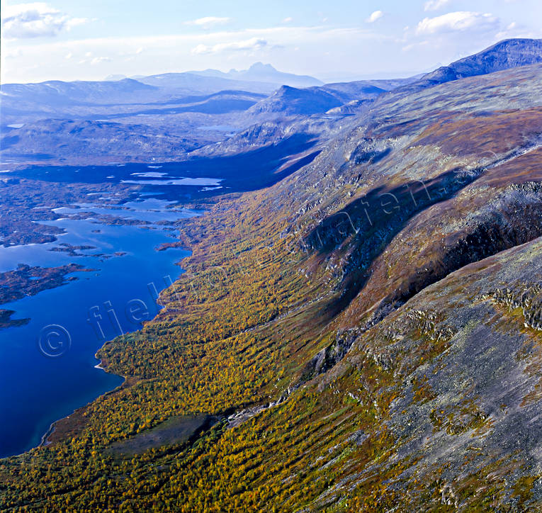 Fjällsida norr sjön Gardaure drönarbilder, drönarfoto, fjällsida, flygbild, flygbilder, Flygfoto, flygfoton, Gardaure, höst, höstfärger, Kaggakårså, Landskap, lappland, Nåste, Svenska Fjällen