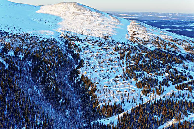 Fjällstugor vid Fjällhalsen Bydalen, drönarbilder, drönarfoto, Fjällhalsen, fjällstugor, flygbild, flygbilder, Flygfoto, flygfoton, Jämtland, Landskap, vinter, Västerfjället, Åreskutan