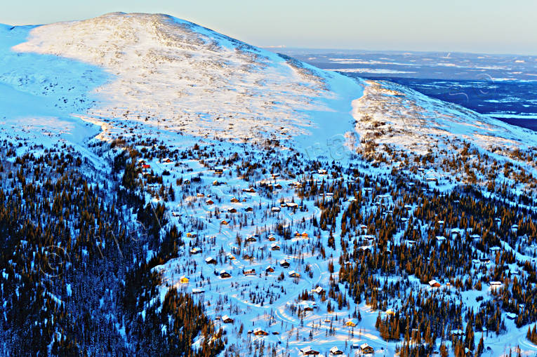 Fjällstugor vid Fjällhalsen Bydalen, drönarbilder, drönarfoto, Fjällhalsen, fjällstugor, flygbild, flygbilder, Flygfoto, flygfoton, Jämtland, Landskap, vinter, Västerfjället, Åreskutan