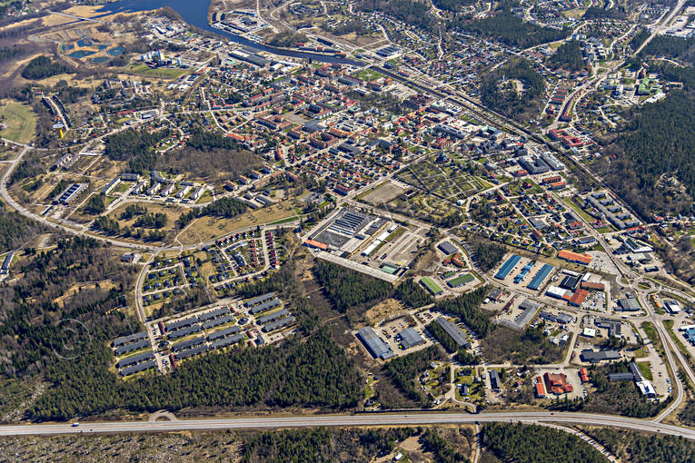 Flygbild Söderhamn Björnänge Björnänge, centrum, drönarbilder, drönarfoto, E4, flygbild, flygbilder, Flygfoto, flygfoton, Hälsingland, Norrmyran, samhällen, städer, Söderhamn, vår
