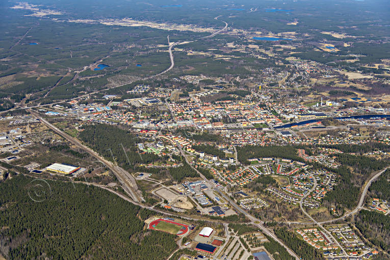 Flygbild Söderhamn Stormyran drönarbilder, drönarfoto, flygbild, flygbilder, Flygfoto, flygfoton, Hällåsen, Hälsingland, idrottsplats, Klossdammen, samhällen, Stormyran, städer, Söderhamn, vår, Öster