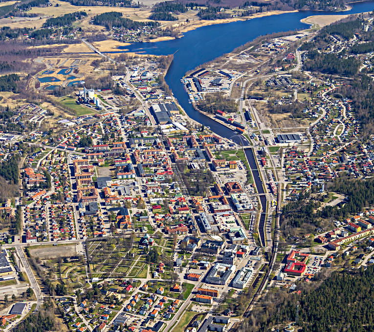 Flygbild Söderhamn Väster Björnänge, centrum, drönarbilder, drönarfoto, flygbild, flygbilder, Flygfoto, flygfoton, Hälsingland, koloniområde, samhällen, städer, Söderhamn, Söderhamnsporten, vår, Väster, Västra Berget