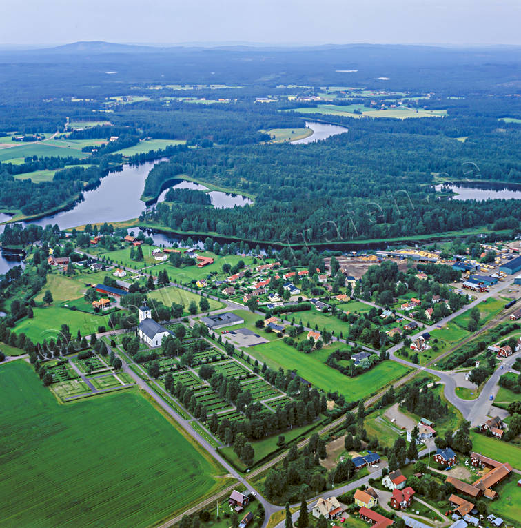 bebyggelse, Dala-Jrna, Dalarna, drnarbilder, drnarfoto, flygbild, flygbilder, Flygfoto, flygfoton, kyrka, kyrkan, kyrkor, Landskap, samhllen, sommar, Vsterdallven