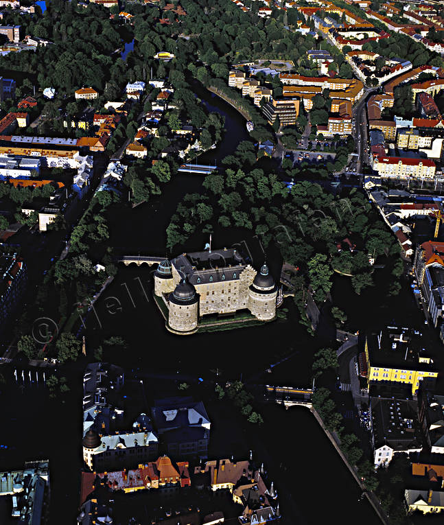Flygbild Örebro Slott Svartån drönarbilder, drönarfoto, flygbild, flygbilder, Flygfoto, flygfoton, Närke, slott, slottet, stadskärna, städer, Svartån, Örebro