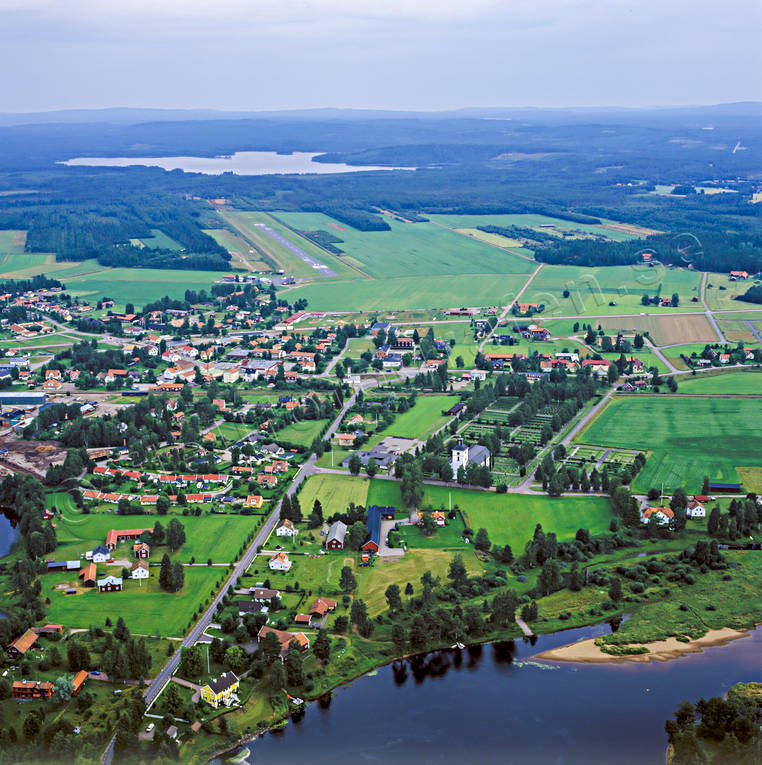 Flygbild över Dala-Järna bebyggelse, Dala-Järna, Dalarna, drönarbilder, flygbilder, Flygfoto, samhällen, sommar, Västerdalälven