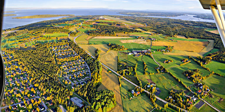Flygbild över Frösön drönarbilder, drönarfoto, flygbild, flygbilder, Flygfoto, flygfoton, Frösön, höst, Jämtland, städer, Östersund