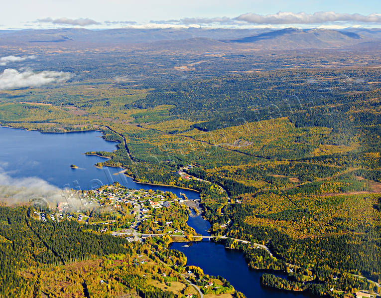Flygbild över Gäddede drönarbilder, drönarfoto, flygbild, flygbilder, Flygfoto, flygfoton, Frostviken, Gäddede, Jämtland, Ströms Vattudal