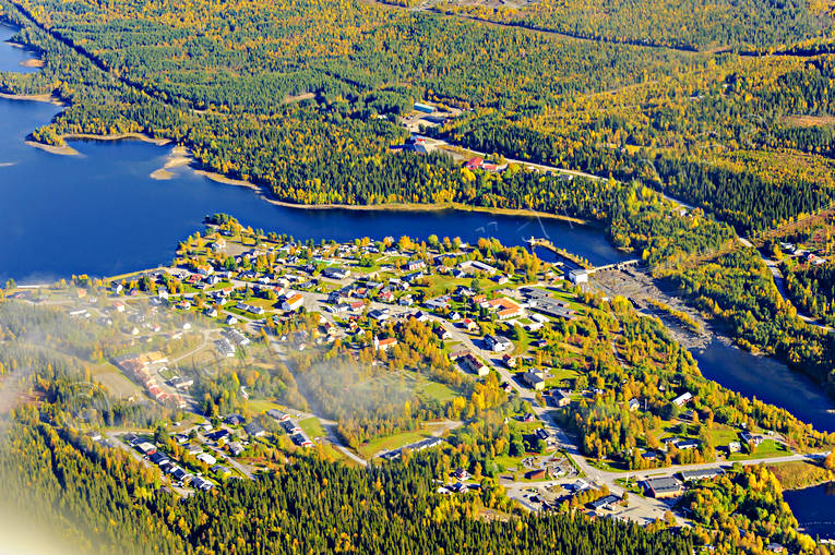 Flygbild över Gäddede drönarbilder, drönarfoto, flygbild, flygbilder, Flygfoto, flygfoton, Frostviken, Gäddede, Jämtland, Ströms Vattudal