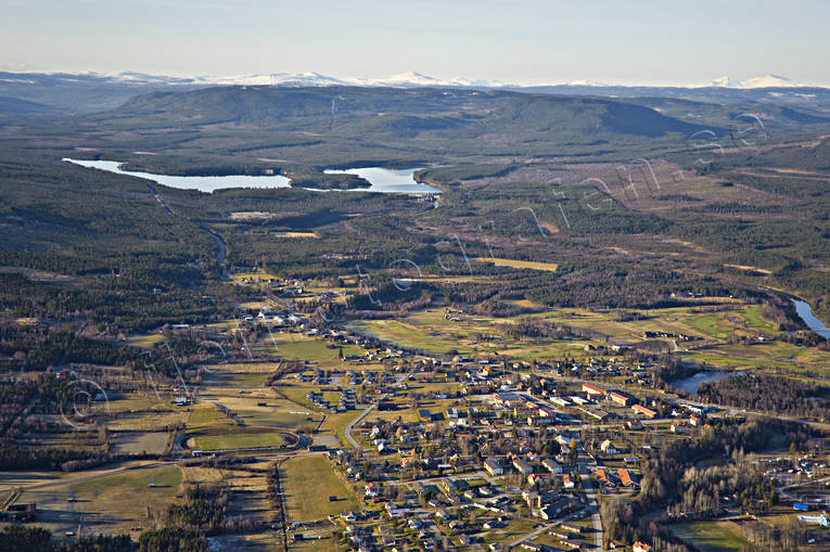 Flygbild över Hede drönarbilder, drönarfoto, flygbild, flygbilder, Flygfoto, flygfoton, Hede, Härjedalen, höst, samhällen