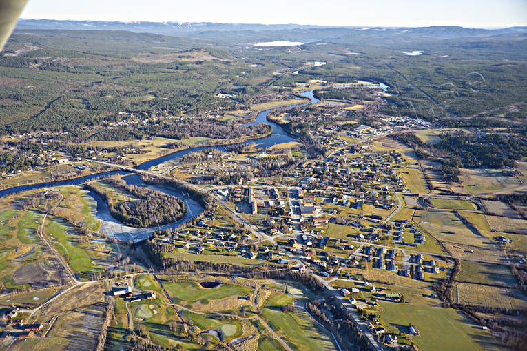 Flygbild över Hede drönarbilder, drönarfoto, flygbild, flygbilder, Flygfoto, flygfoton, Hede, Härjedalen, höst, samhällen