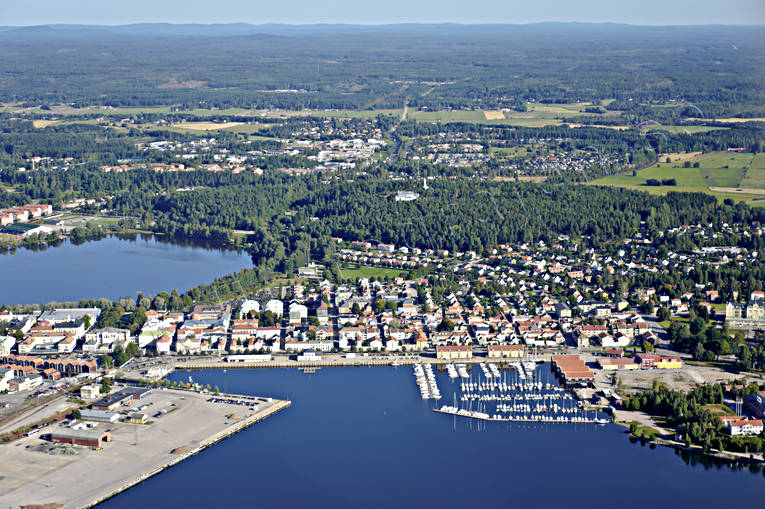 Flygbild över Hudiksvall båthamn, drönarbilder, drönarfoto, flygbild, flygbilder, Flygfoto, flygfoton, hamn, Hudiksvall, Hälsingland, Landskap, småbåtshamn, sommar, städer