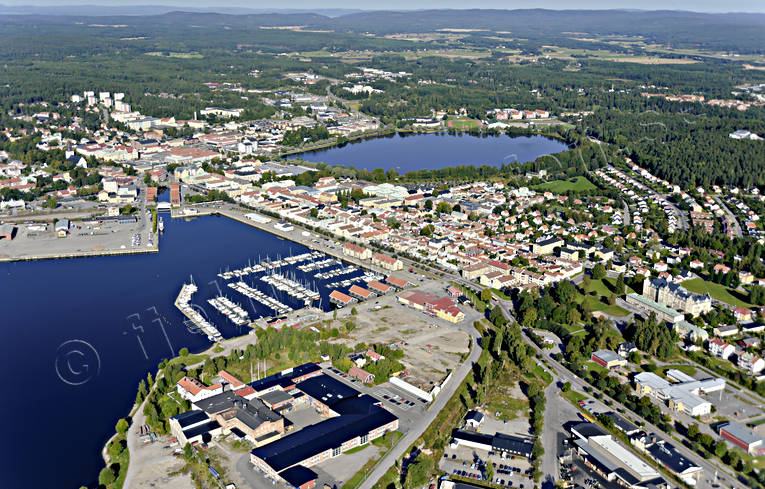 Flygbild över Hudiksvall båthamn, drönarbilder, drönarfoto, flygbild, flygbilder, Flygfoto, flygfoton, hamn, Hudiksvall, Hälsingland, Landskap, småbåtshamn, sommar, städer