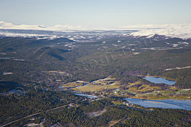 Flygbild över Ljusnedal by, drönarbilder, drönarfoto, flygbild, flygbilder, Flygfoto, flygfoton, Härjedalen, höst, Landskap, Ljusnedal, samhälle, samhällen