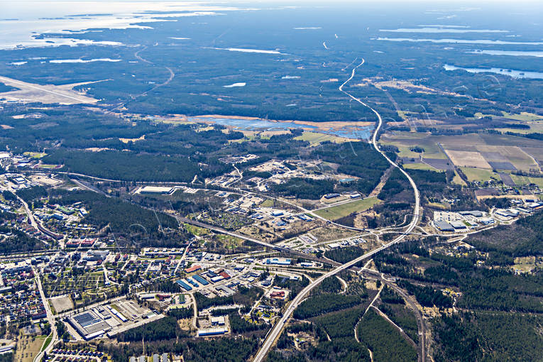 Flygbild över Söderhamn drönarbilder, drönarfoto, E4, flygbild, flygbilder, Flygfoto, flygfoton, Hälsingland, Långtå, samhällen, städer, Söderhamn, vår, Ålsjön