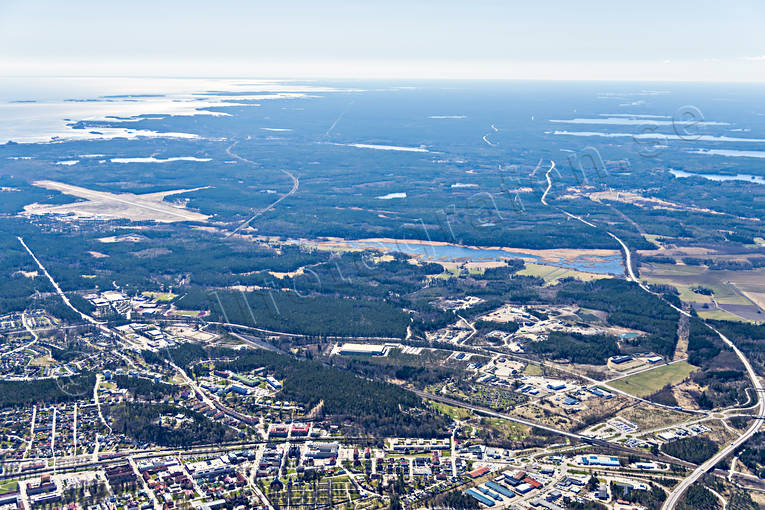 Flygbild över Söderhamn drönarbilder, drönarfoto, E4, flygbild, flygbilder, Flygfoto, flygfoton, Hälsingland, Långtå, samhällen, städer, Söderhamn, vår, Ålsjön