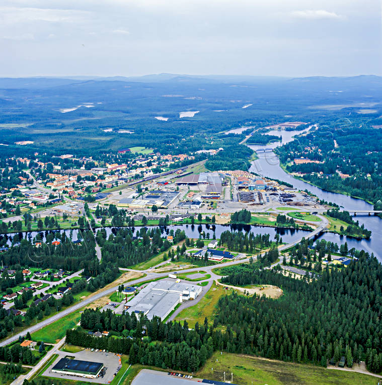 Flygbild över Vansbro bebyggelse, Dalarna, drönarbilder, drönarfoto, flygbild, flygbilder, Flygfoto, flygfoton, samhällen, sommar, Vansbro, Västerdalälven