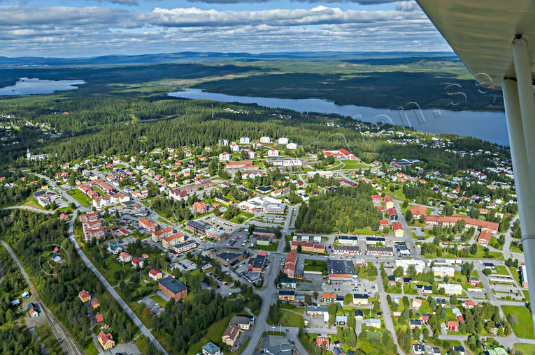 Flygbild över Vilhelmina drönarbilder, drönarfoto, flygbild, flygbilder, Flygfoto, flygfoton, lappland, samhällen, sommar, Vilhelmina