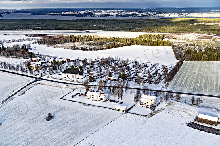 Flygfoto Frösö Kyrka drönarbild, drönarbilder, drönarfoto, flygbild, flygbilder, Flygfoto, flygfoton, Frösö kyrka, Frösön, höst, Jämtland, kyrka, kyrkor, Landskap, städer
