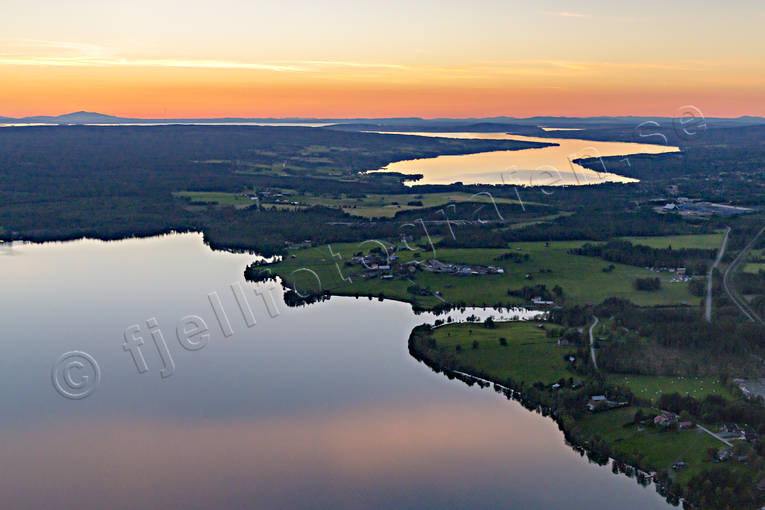 Flygfoto Haxäng mot Brunflovken Brunfloviken, drönarbilder, drönarfoto, flygbild, flygbilder, Flygfoto, flygfoton, Haxäng, Jämtland, kväll, kvällsrodnad, Landskap, Locknesjön, solnedgång, sommar