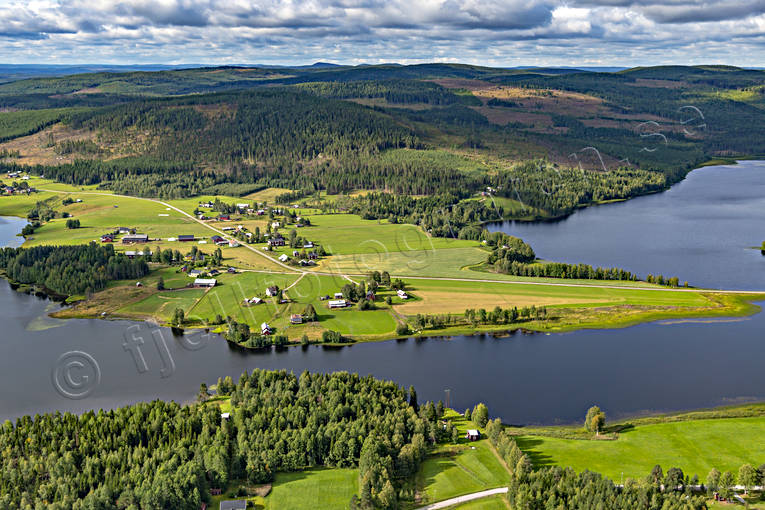 backe, byar, drnarbild, drnarbilder, drnarfoto, flygbild, flygbilder, Flygfoto, flygfoton, grdar, Jmtland, Landskap, Silsjns, sommar