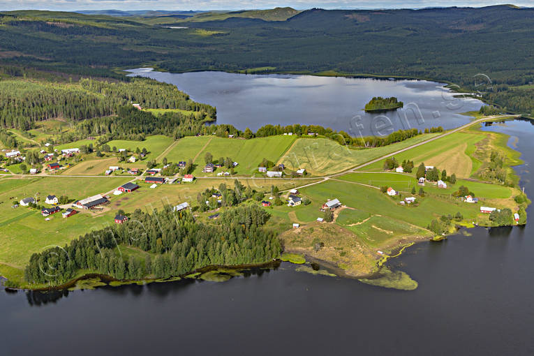 Flygfoto Silsjönäs Backe backe, byar, drönarbild, drönarbilder, drönarfoto, flygbild, flygbilder, Flygfoto, flygfoton, gårdar, Jämtland, Landskap, Silsjönäs, sommar