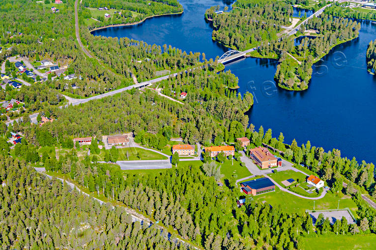 Flygfoto Sveg Bäckedal anläggningar, bäckedal, drönarbilder, drönarfoto, flygbild, flygbilder, Flygfoto, flygfoton, folkhögsskola, Härjedalen, samhällen, sommar, Sveg