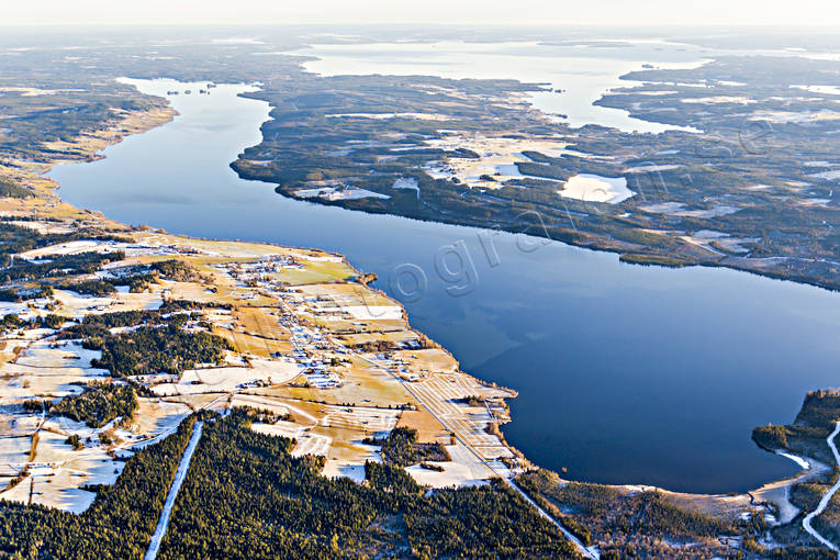 Flygfoto över Alsen Alsen, Alsensjön, drönarbilder, drönarfoto, flygbild, flygbilder, Flygfoto, flygfoton, höst, Jämtland, Landskap, samhällen