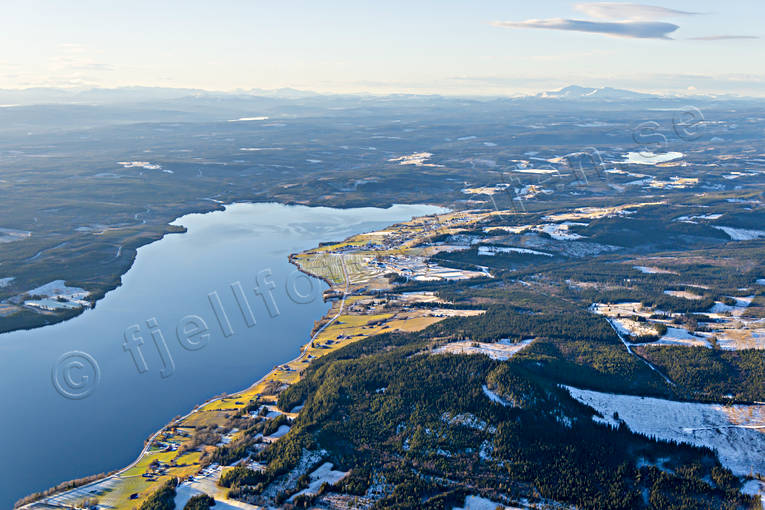 Flygfoto över Alsen Alsen, Alsensjön, drönarbilder, drönarfoto, flygbild, flygbilder, Flygfoto, flygfoton, höst, Jämtland, Landskap, samhällen, Wången