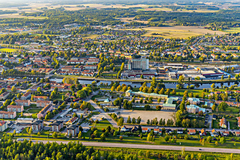 Flygfoto över Arboga Arboga, drönarbilder, drönarfoto, flygbild, flygbilder, Flygfoto, flygfoton, kvällsljus, städer, Västmanland