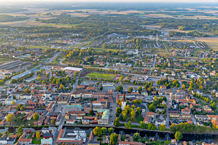 Flygfoto över Arboga Arboga, drönarbilder, drönarfoto, flygbild, flygbilder, Flygfoto, flygfoton, kvällsljus, städer, Västmanland