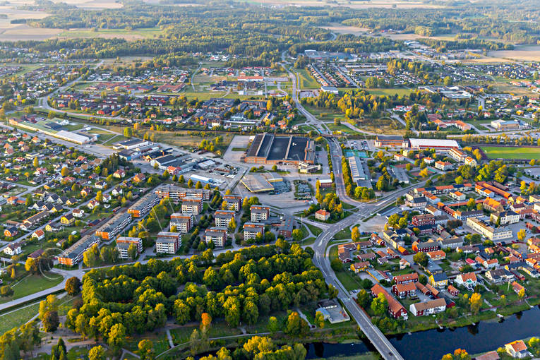 Flygfoto över Arboga Arboga, drönarbilder, drönarfoto, flygbild, flygbilder, Flygfoto, flygfoton, kvällsljus, städer, Västmanland