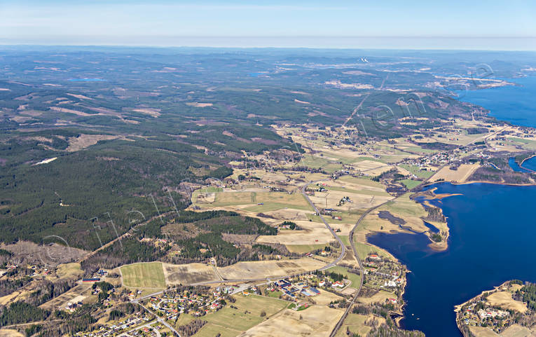 Flygfoto över Arbrå Arbrå, drönarbilder, drönarfoto, flygbild, flygbilder, Flygfoto, flygfoton, Hälsingland, samhällen, vår