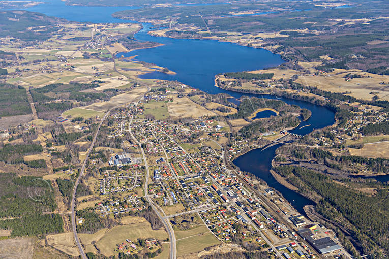 Flygfoto över Arbrå Arbrå, drönarbilder, drönarfoto, flygbild, flygbilder, Flygfoto, flygfoton, Forsön, Hälsingland, samhällen, vår