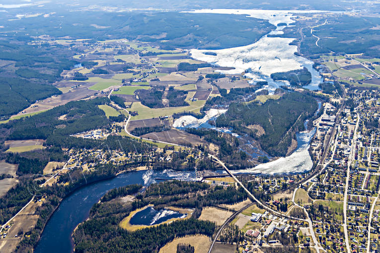 Flygfoto över Arbrå Arbrå, drönarbilder, drönarfoto, flygbild, flygbilder, Flygfoto, flygfoton, Hälsingland, samhällen, vår