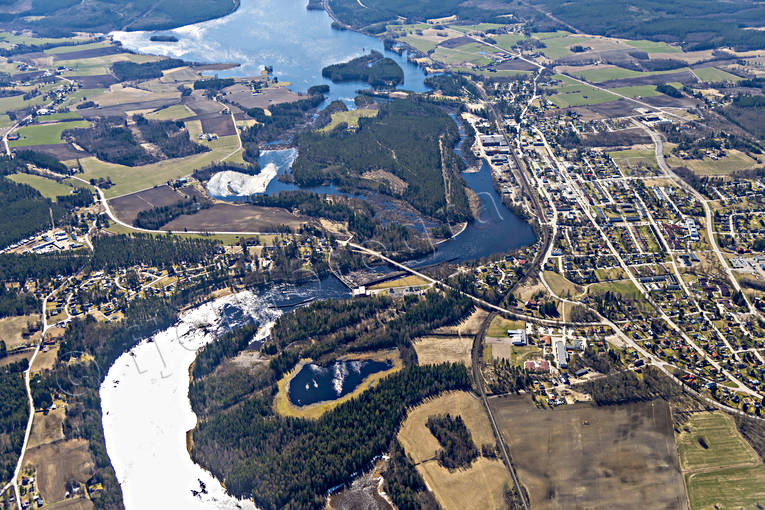Flygfoto över Arbrå Arbrå, drönarbilder, drönarfoto, flygbild, flygbilder, Flygfoto, flygfoton, Hälsingland, samhällen, vår