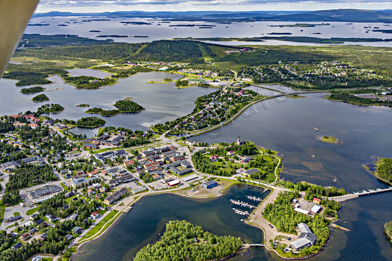 Flygfoto över Arjeplog Arjeplog, Arjepluovve, drönarbild, drönarbilder, drönarfoto, flygbild, flygbilder, Flygfoto, flygfoton, Kraja, lappland, samhällen, Vaukaselet