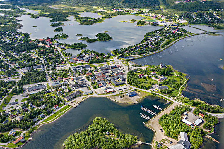 Flygfoto över Arjeplog Arjeplog, Arjepluovve, drönarbild, drönarbilder, drönarfoto, flygbild, flygbilder, Flygfoto, flygfoton, Kraja, lappland, samhällen, Vaukaselet