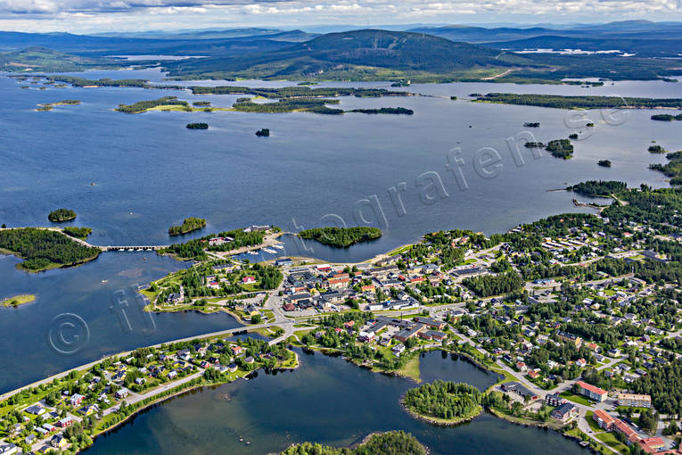 Flygfoto över Arjeplog Arjeplog, Arjepluovve, drönarbild, drönarbilder, drönarfoto, flygbild, flygbilder, Flygfoto, flygfoton, Kraja, lappland, samhällen