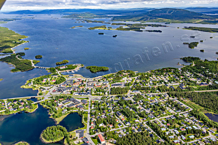 Flygfoto över Arjeplog Arjeplog, Arjepluovve, drönarbild, drönarbilder, drönarfoto, flygbild, flygbilder, Flygfoto, flygfoton, Kraja, lappland, samhällen