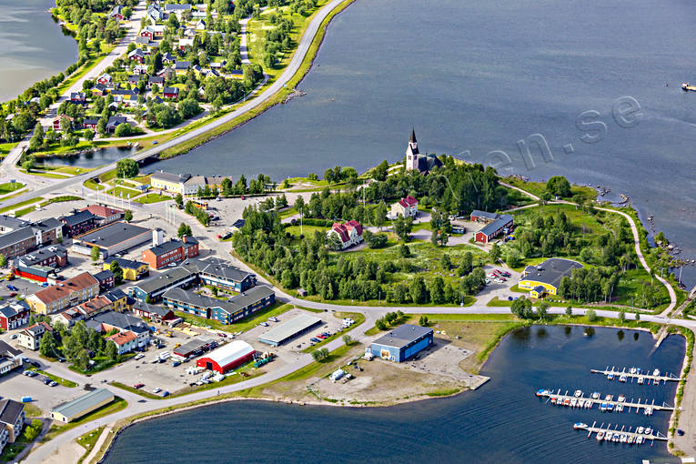 Flygfoto över Arjeplog Arjeplog, Arjepluovve, drönarbild, drönarbilder, drönarfoto, flygbild, flygbilder, Flygfoto, flygfoton, Kraja, kyrka, kyrkor, lappland, samhällen
