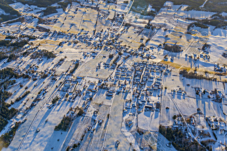 Flygfoto över Aspås Aspås, byar, drönarbilder, drönarfoto, flygbild, flygbilder, Flygfoto, flygfoton, Gräfte, höst, Jämtland, samhällen